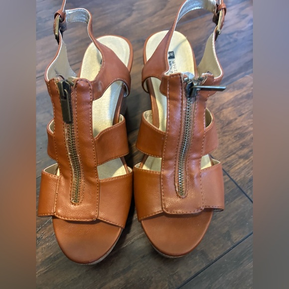 White Mountain Dharma Brown Front Zip Wedge Heels 4" Women 10 - Picture 1 of 10